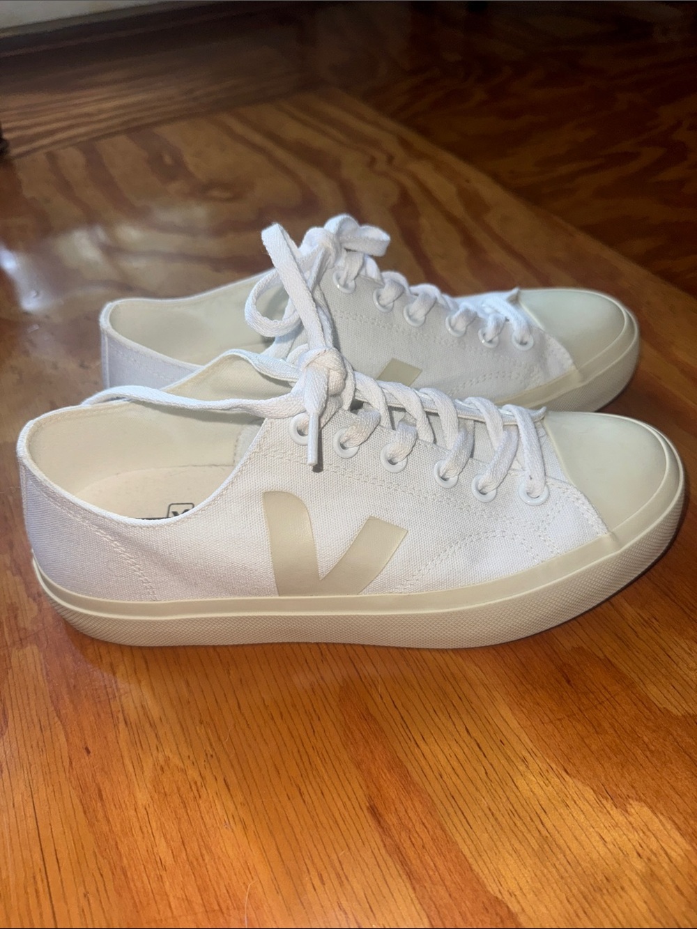 Veja Wata II Canvas White Sneaker